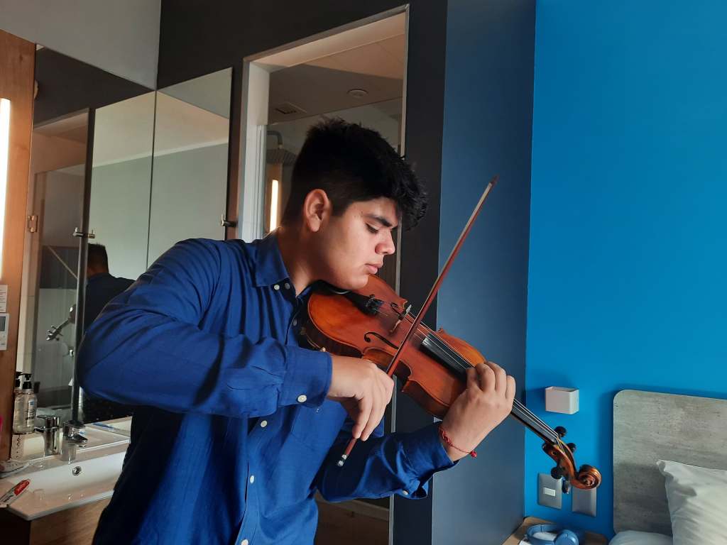 Crónica de una pasión: joven concertino cuenta cómo el violín cambió su&nbsp;vida